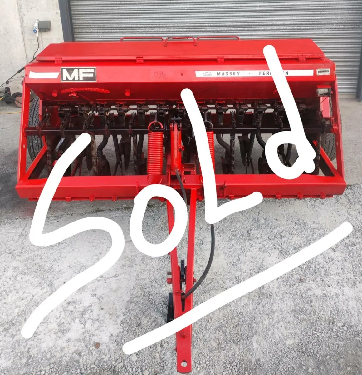 1978 Vintage MF 30 seeder corn drill - Image 1