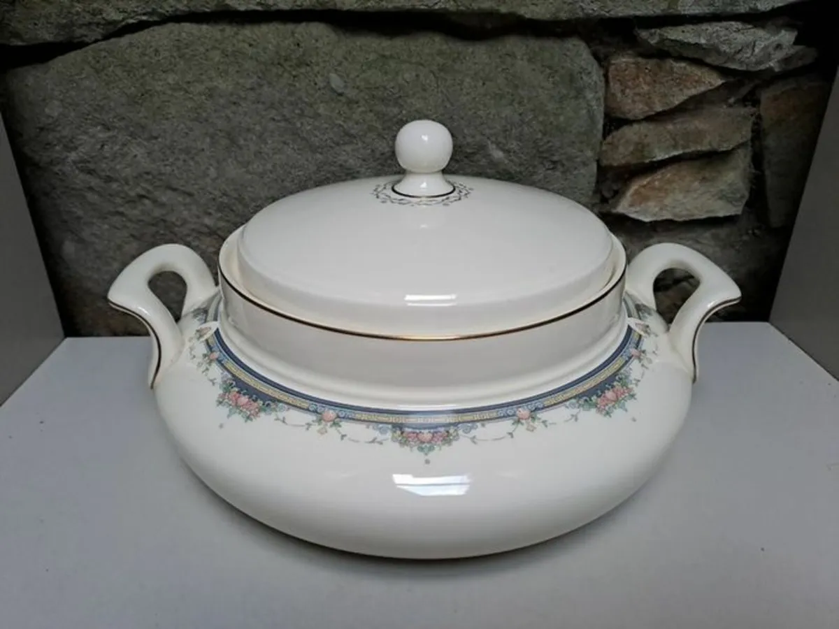 Royal Doulton Albany tureen - Image 1