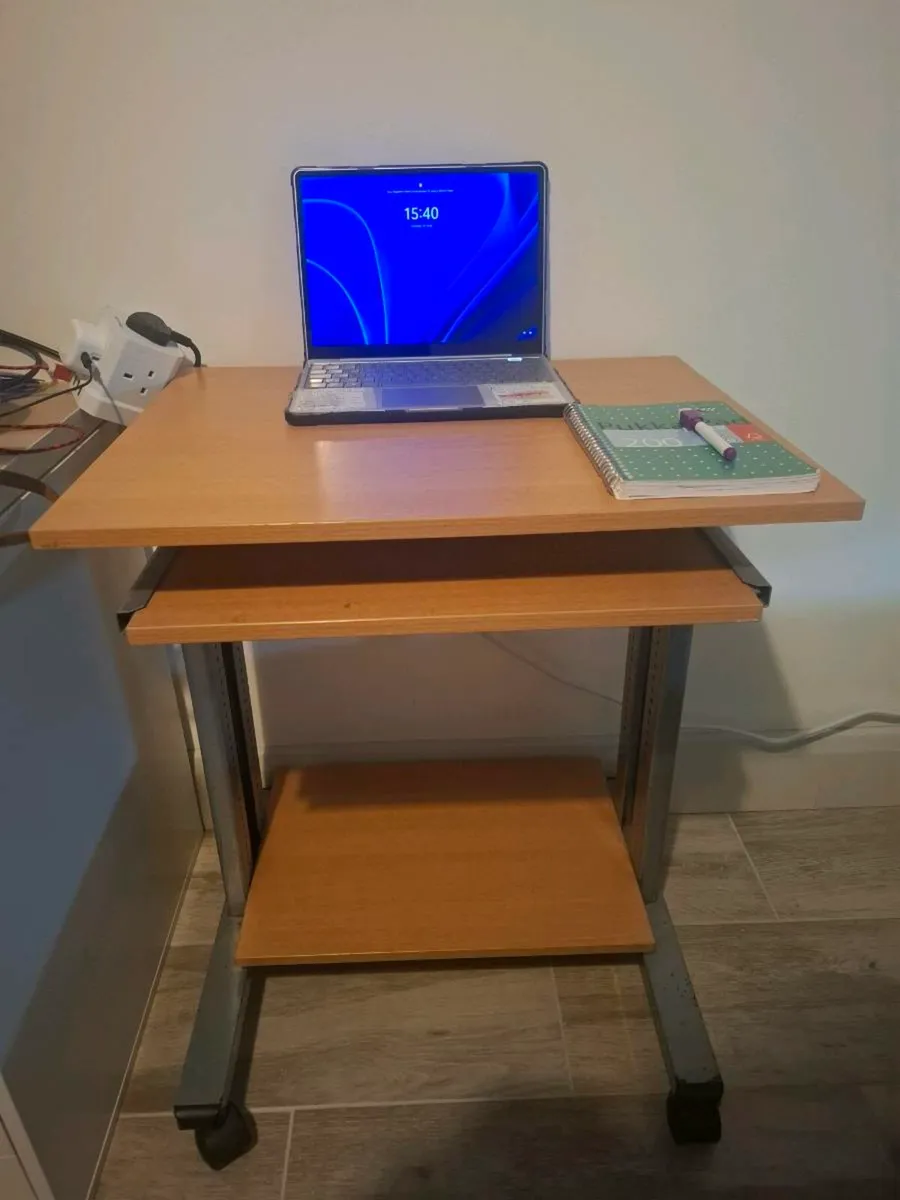 Office/Student desk - Image 1