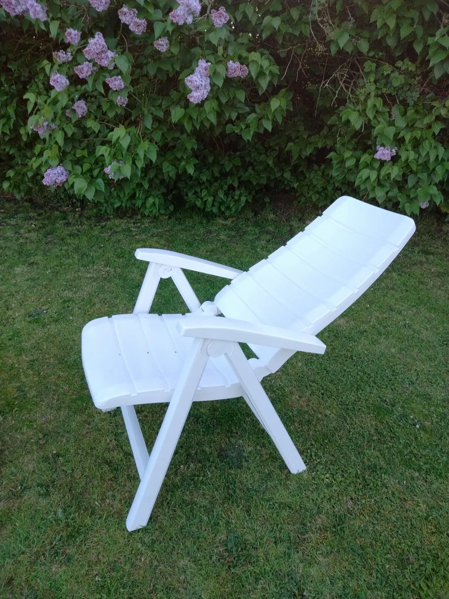 Garden Chair with Cushion and Storage Bag €70 - Image 2