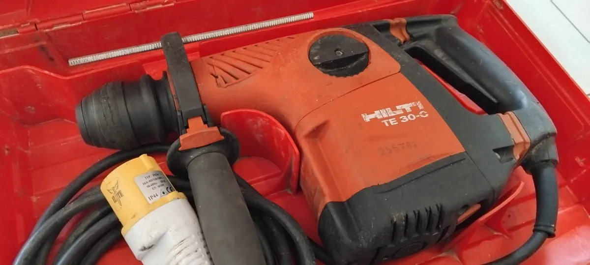 Hilti TE 30-C-AVR Sds + 3 Mode 110v - Image 2