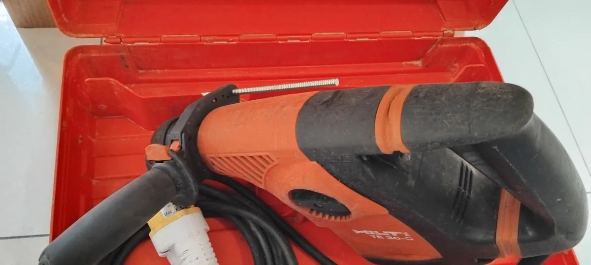 Hilti TE 30-C-AVR Sds + 3 Mode 110v - Image 4