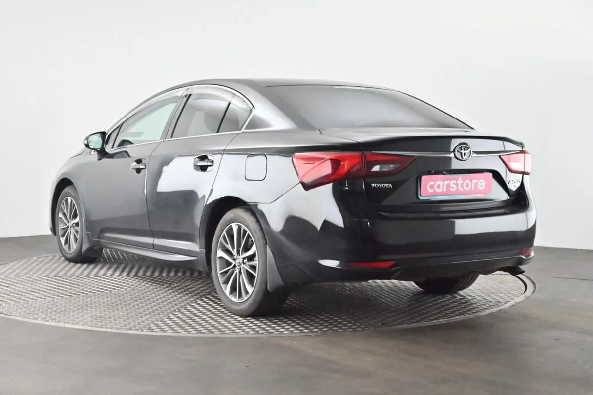 Toyota Avensis 1.6 D SOL 6spd  full Leather sat N - Image 3