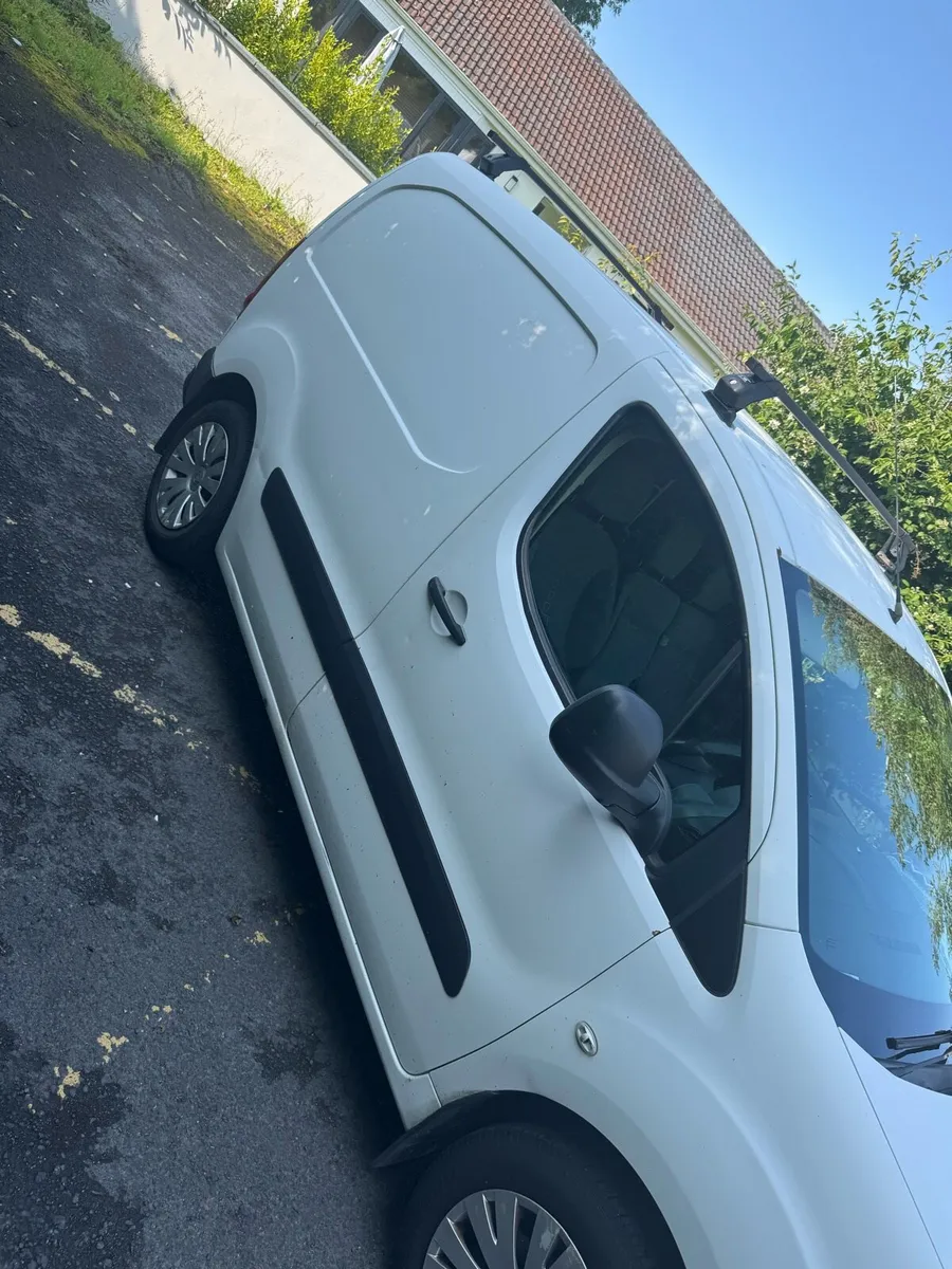 151 Citreon berlingo 1.6 hdi - Image 2
