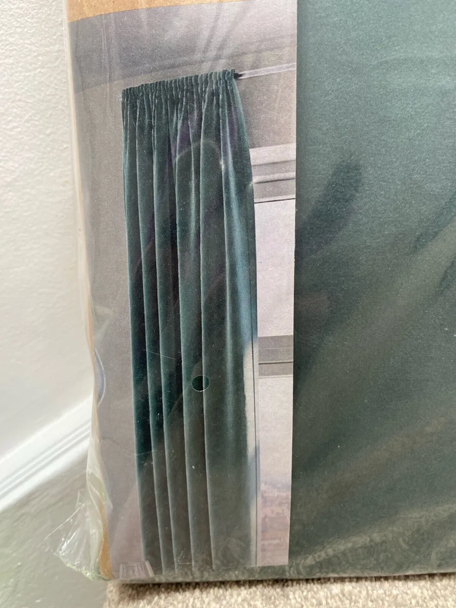 Curtains - Image 2
