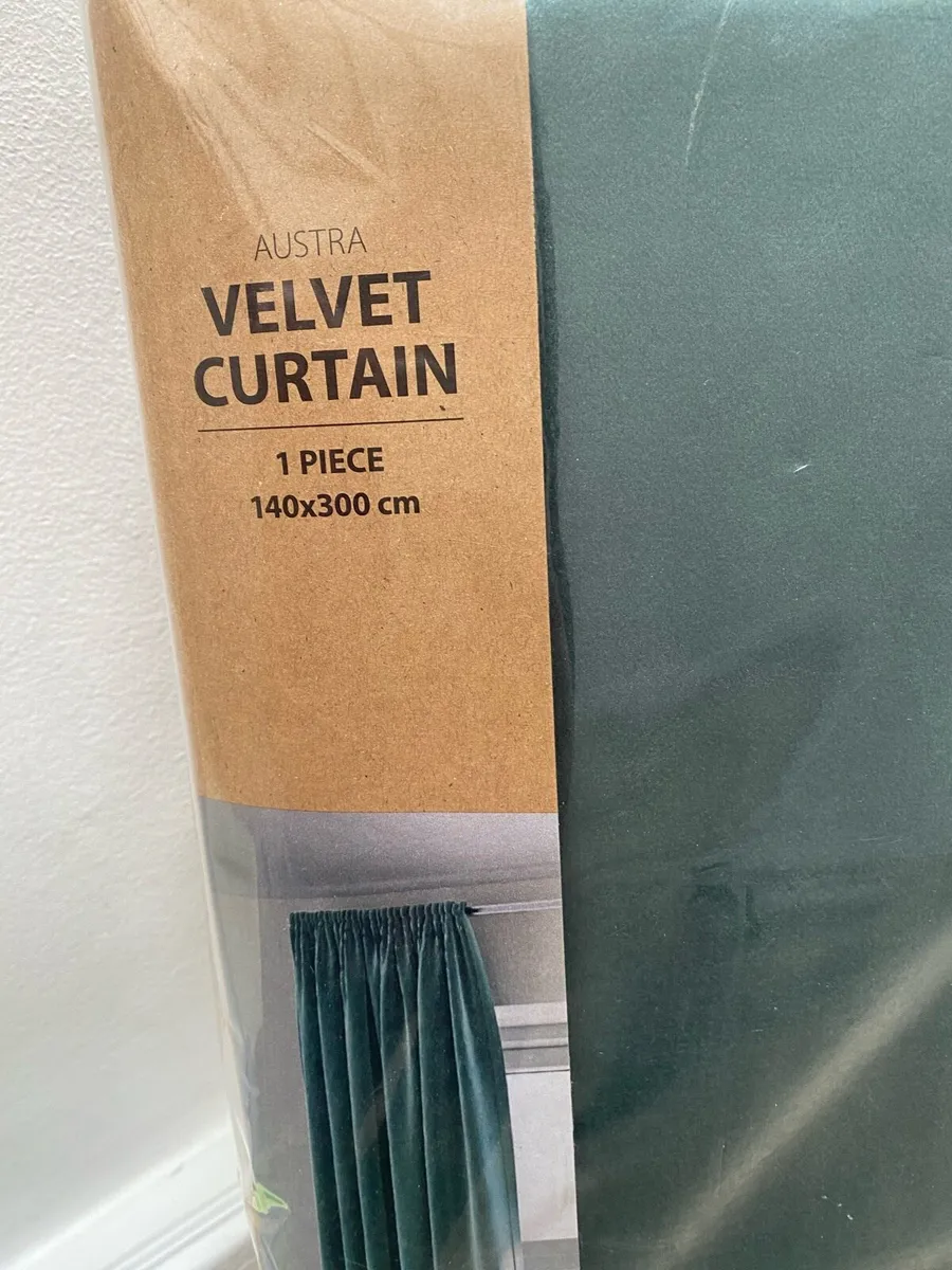 Curtains - Image 3
