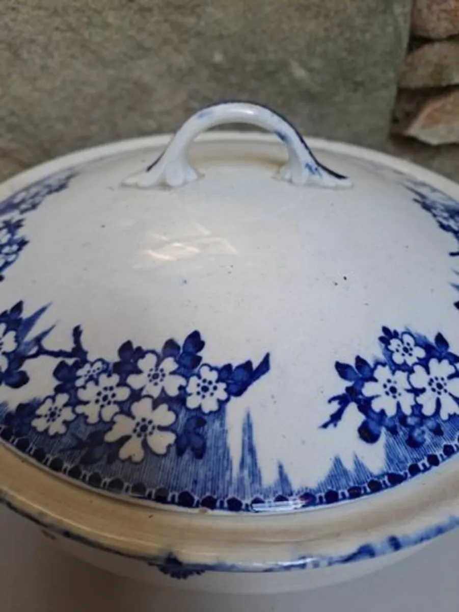 Antique Scottish tureen - Image 2