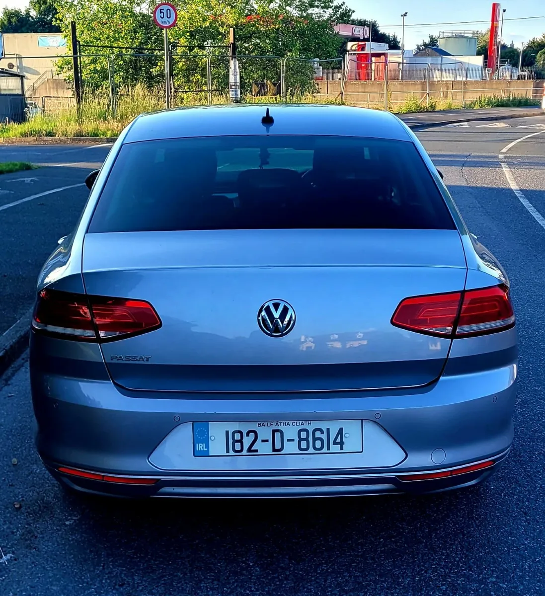 Volkswagen Passat 2018 - Image 2