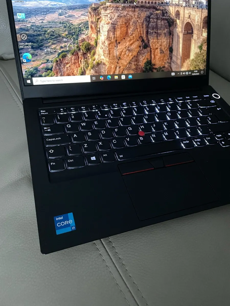 Lenovo Thinkpad i7 pro 16-512 - Image 4