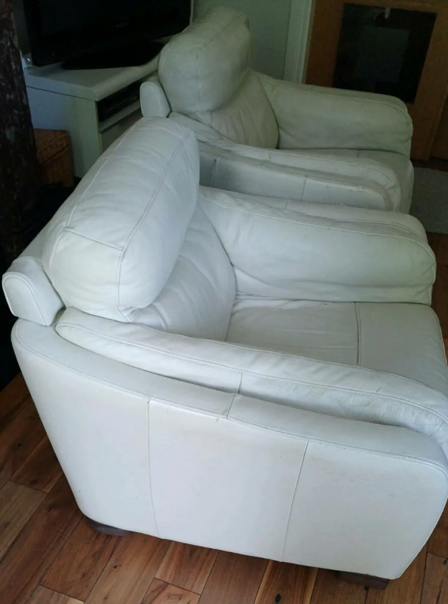 Pair of white leather Sofitalia armchairs - Image 2