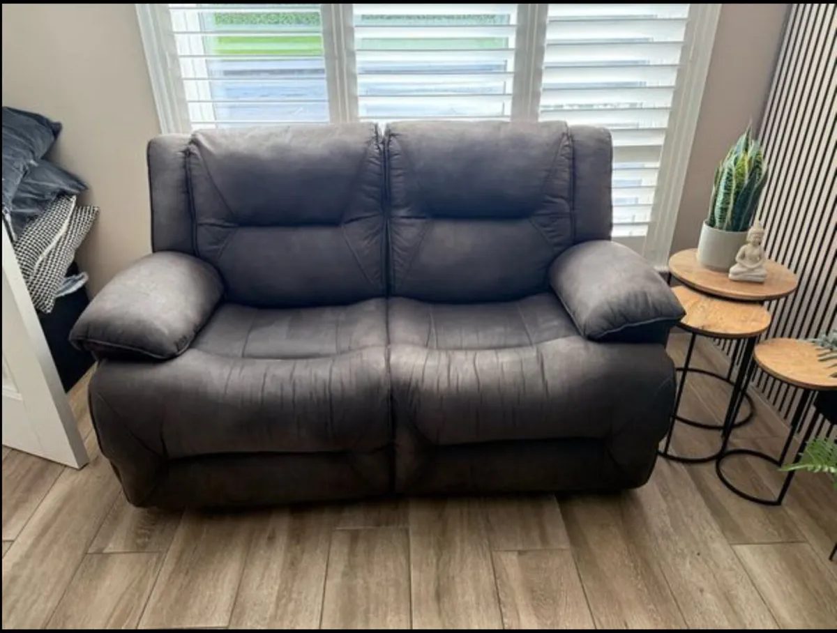2 seater recliner - Image 1