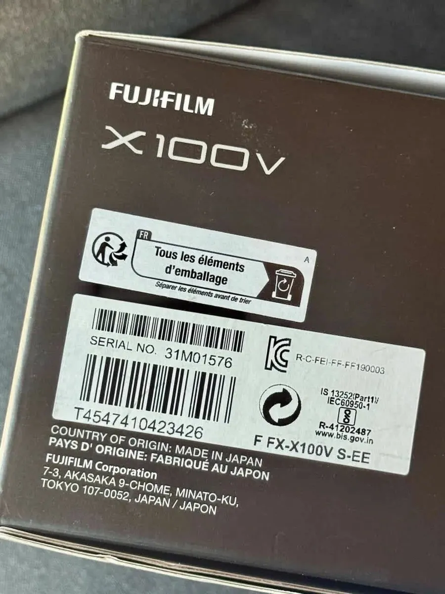 Fujifilm X100V 26.1MP Compact Camera - Silver - Image 4