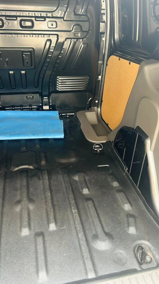 Ford Transit 2021 - Image 4
