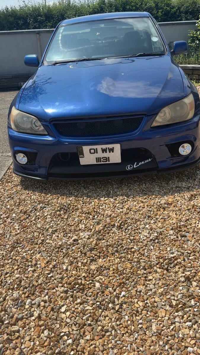 01 Is200 - Image 2