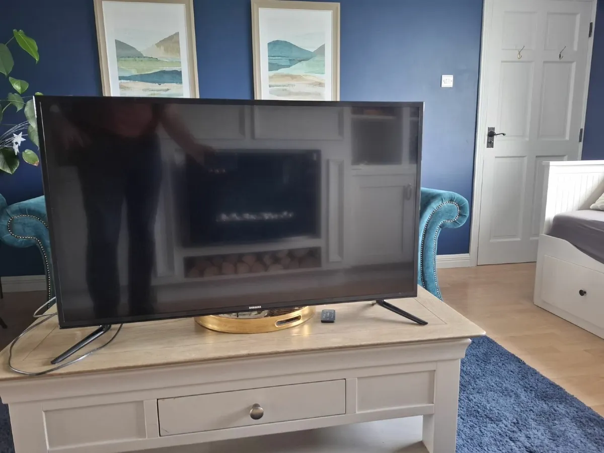 Samsung Smart TV 43 inch - Image 4