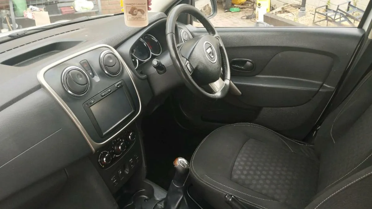 Car - Image 4