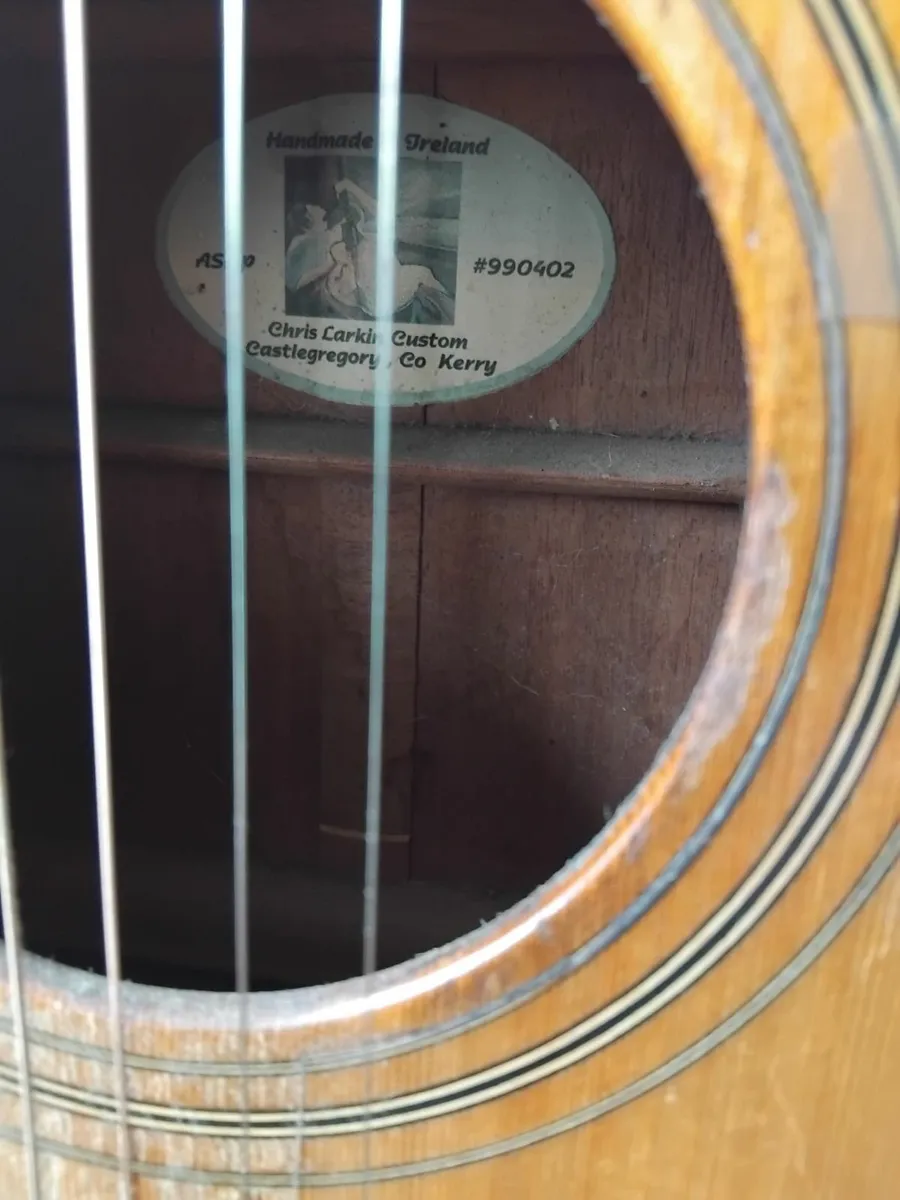 GUITAR - Image 2
