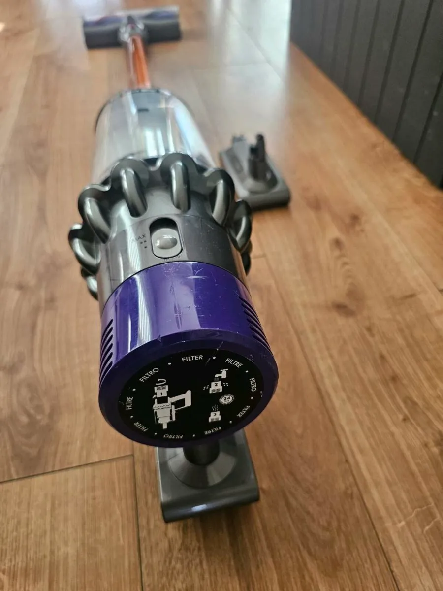 Dyson V10,excellent condition - Image 4