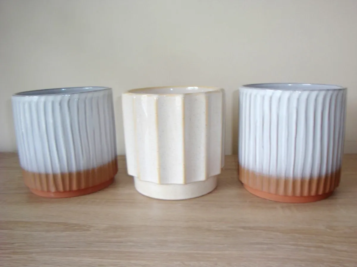 Three ceramic flower pots - Image 1