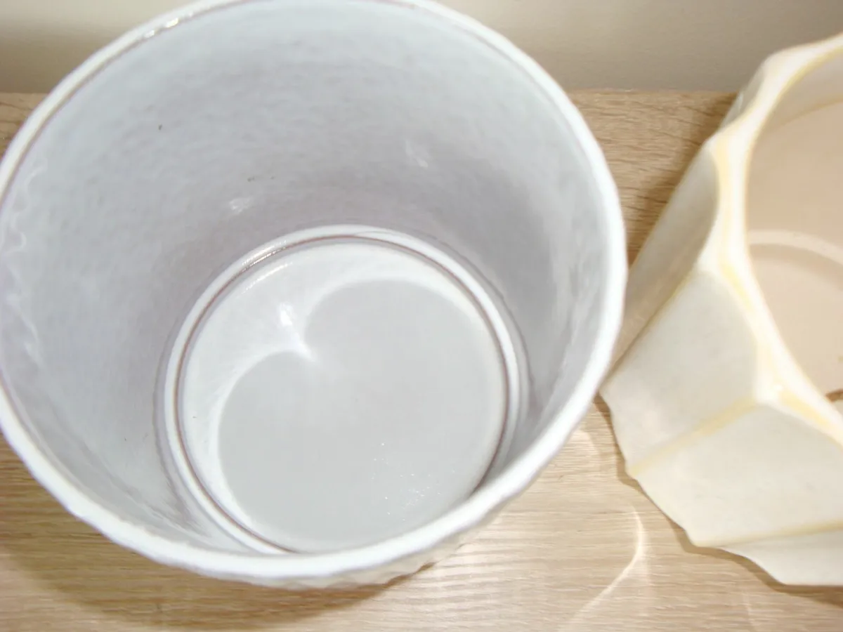 Three ceramic flower pots - Image 3