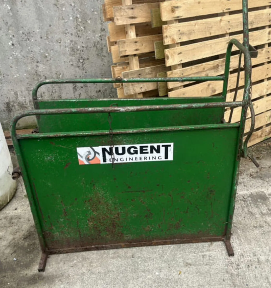 Dehorning crate