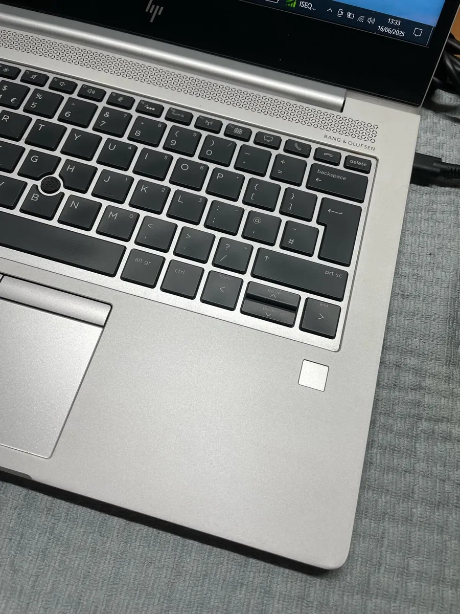 Hp laptop Ryzen 5 16-256 - Image 2