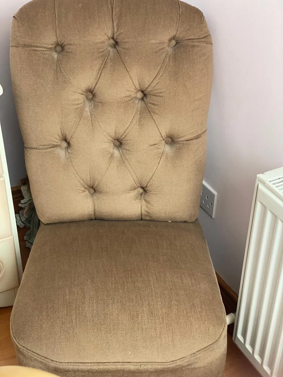 Bedroom chairs - Image 2