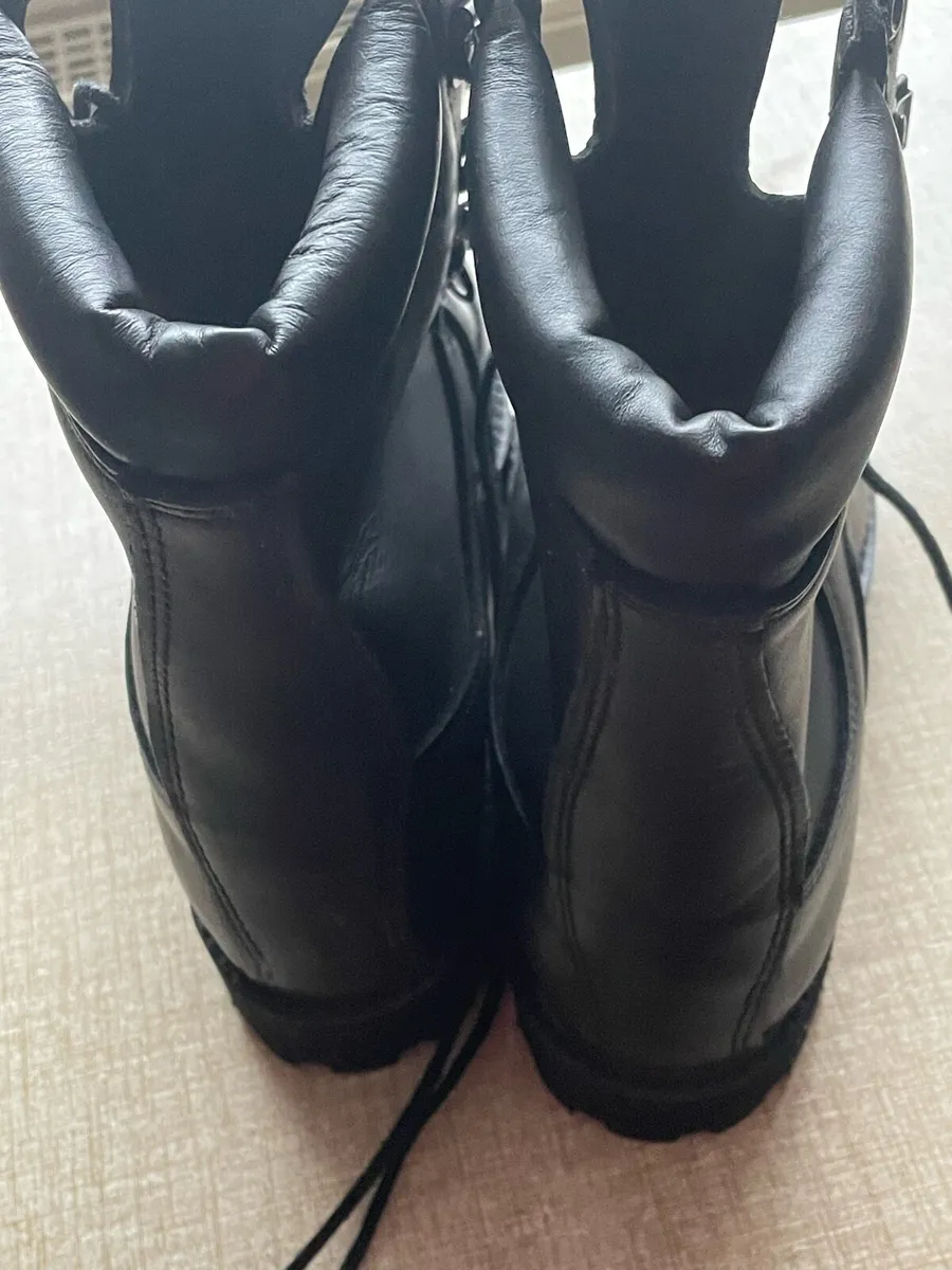 Boots - Image 3