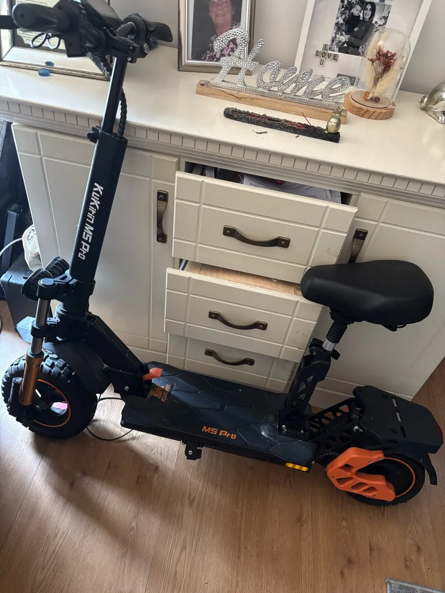 Kugoo M5 PRO scooter - Image 2