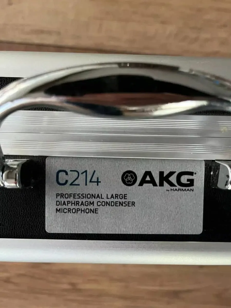 AKG C214 - Professional Studio Microphone in Case - Image 2