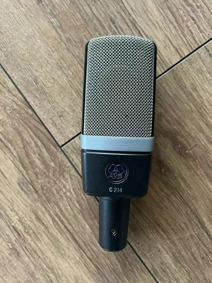 AKG C214 - Professional Studio Microphone in Case - Image 3