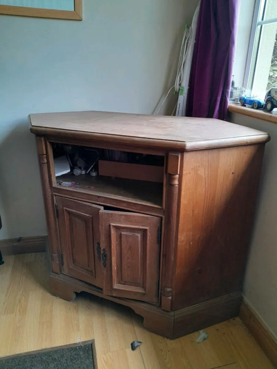 TV CORNER UNIT