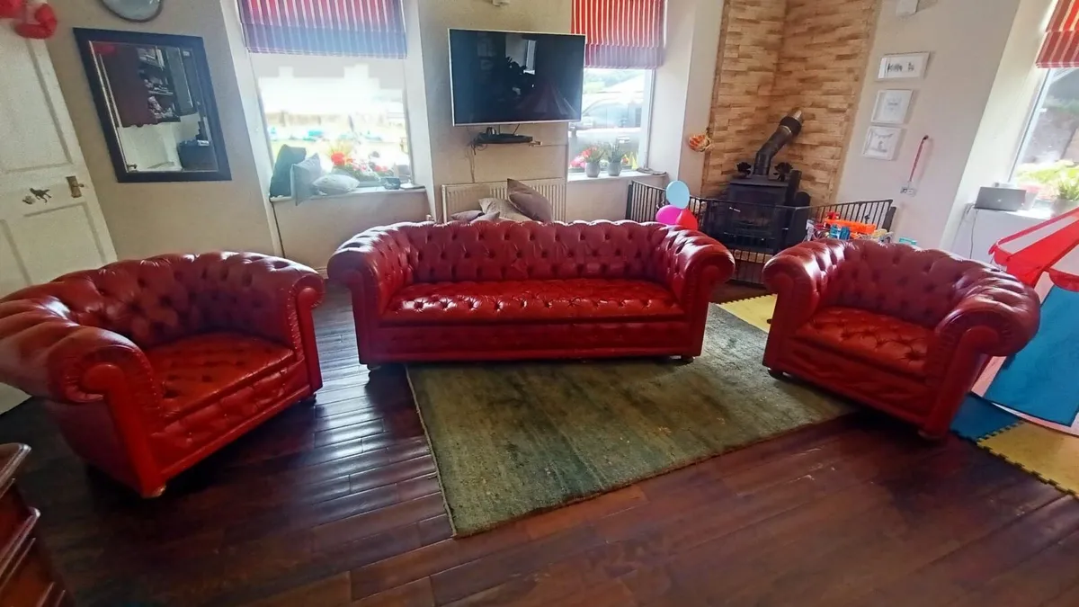 Chesterfield Suite - Image 1