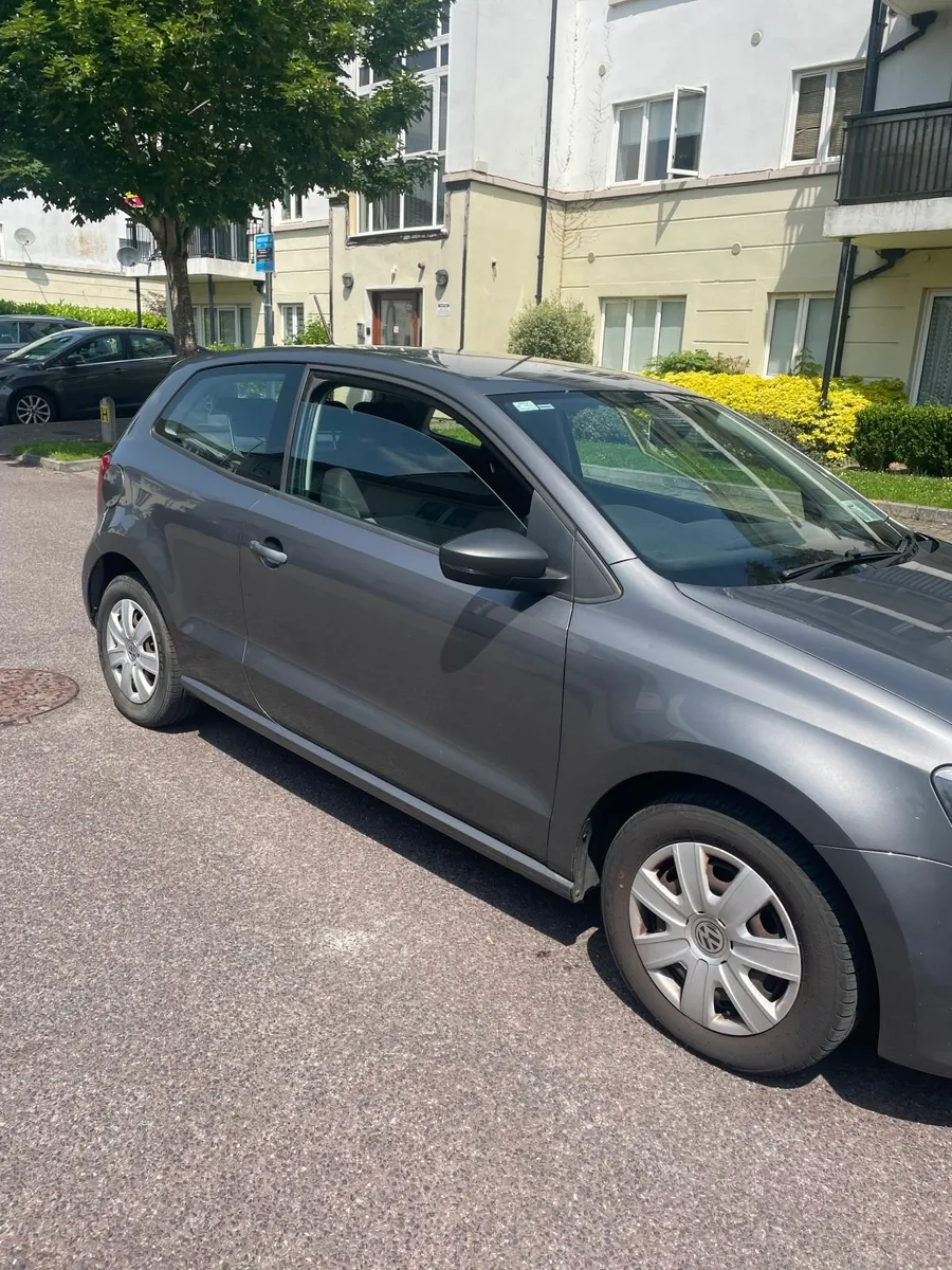 Volkswagen Polo 2011 - Image 2