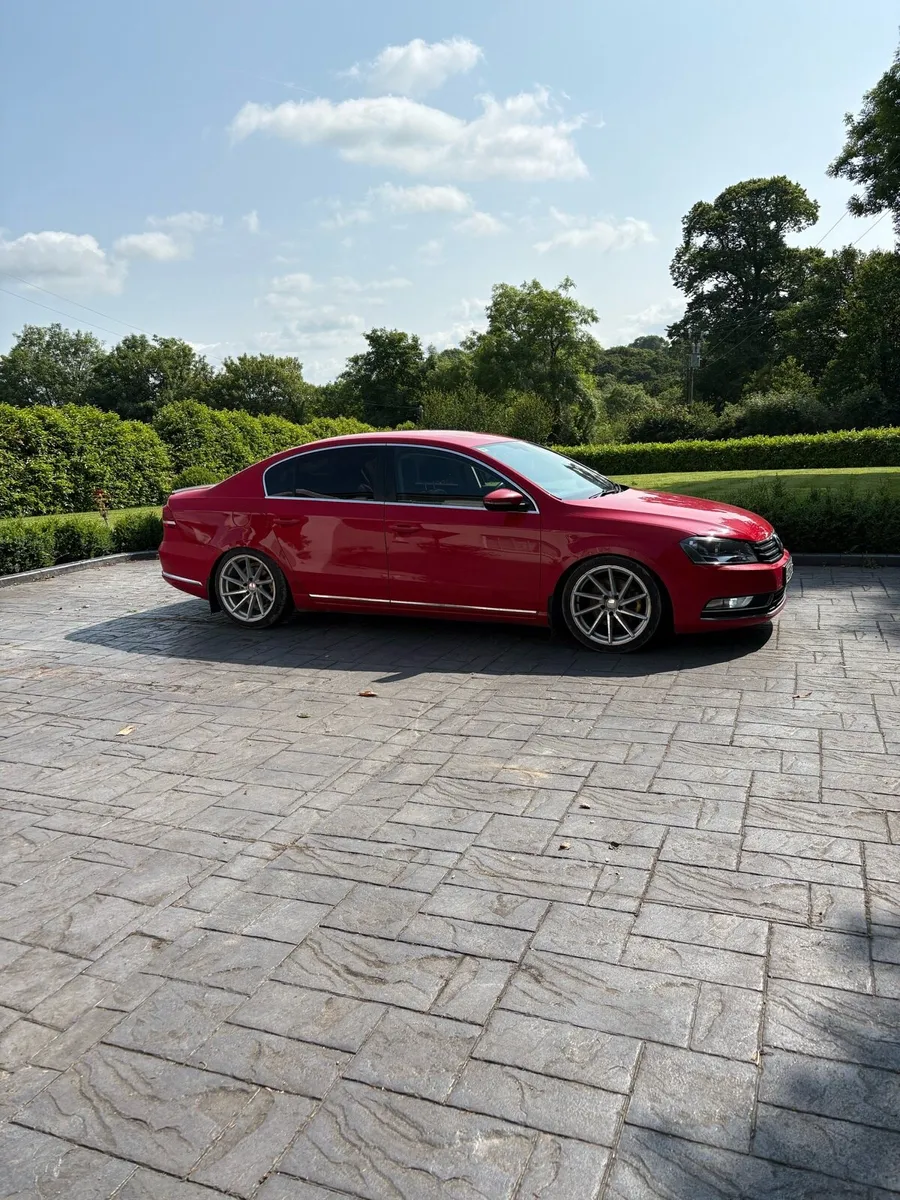 Volkswagen Passat - Image 1