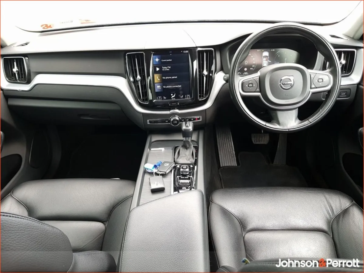 Volvo XC60 D4 190hp AWD Momentum Auto (adaptive C - Image 3