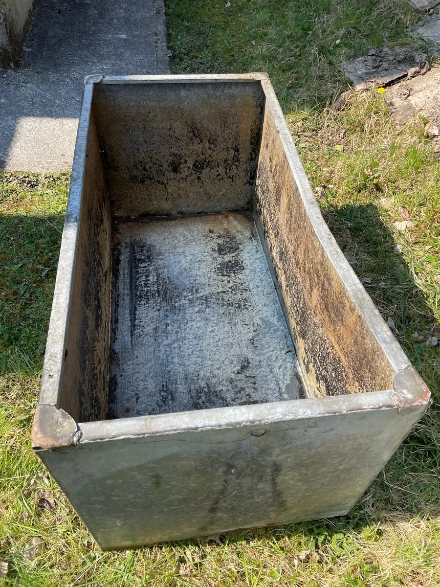 Zinc water tanks ( 3 ) - Image 1