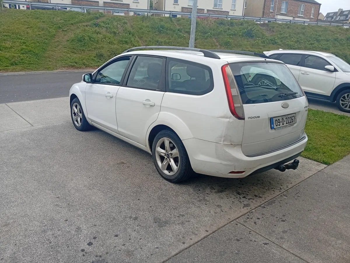 Ford Focus 2009 - Image 2