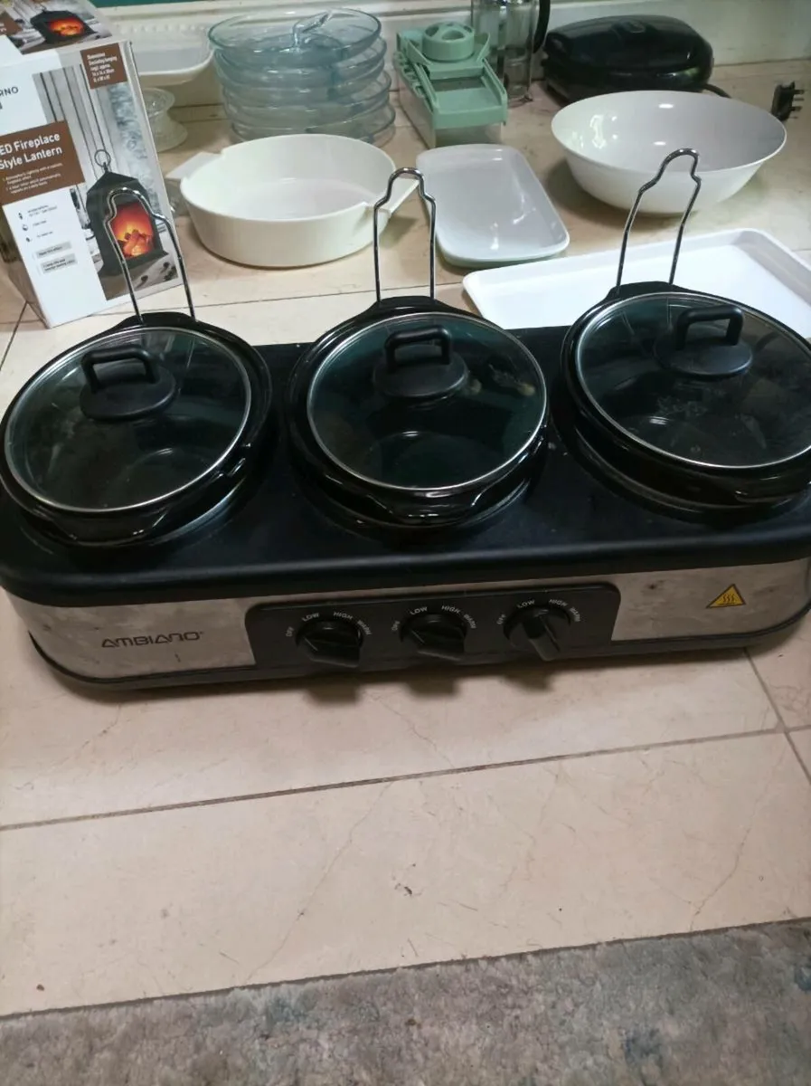 Amaiano electric slow cooker and food warmer