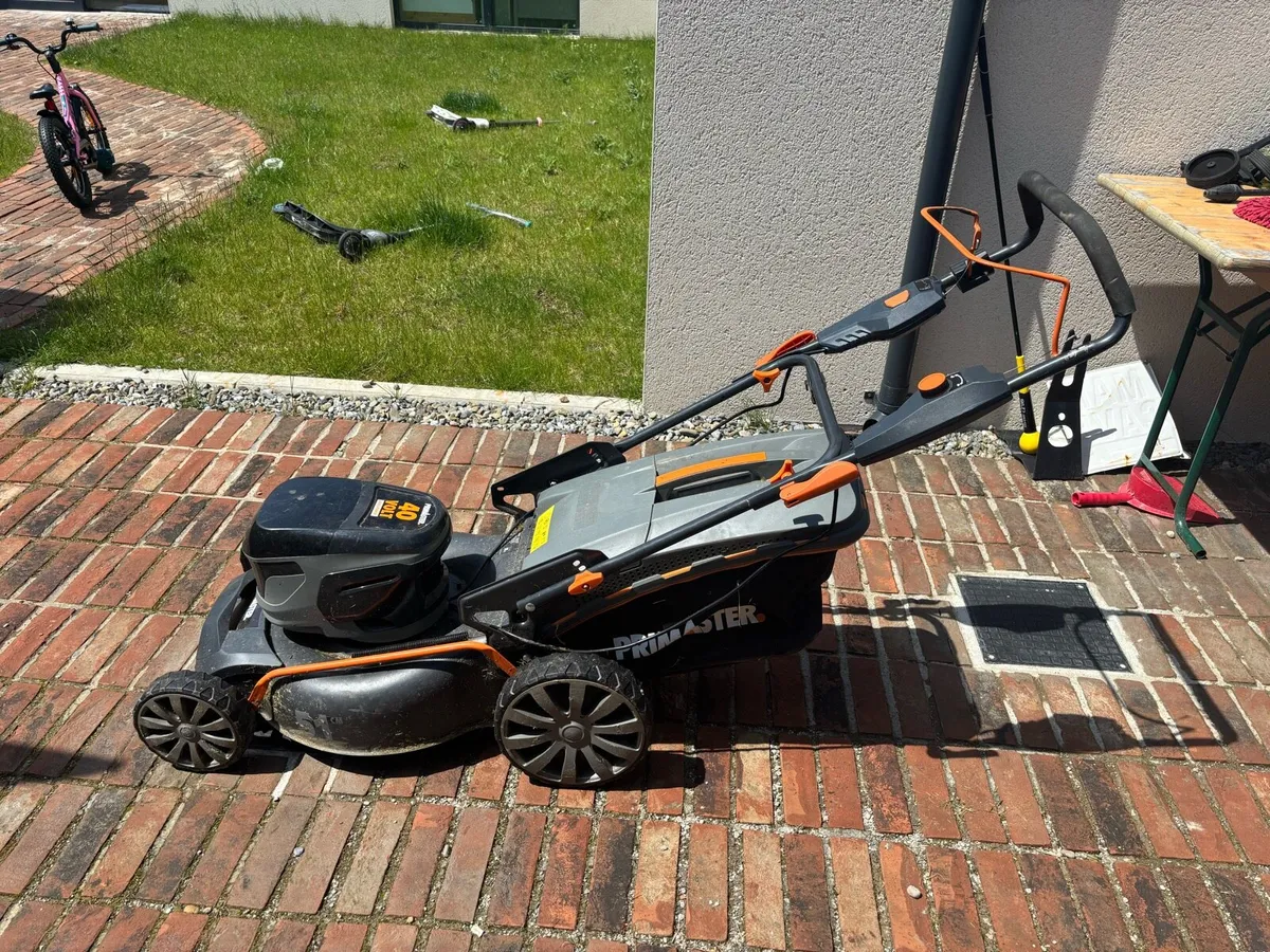 Lawnmower - electric - Image 1
