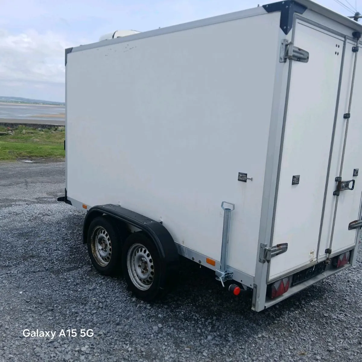 Tandem axel fridge trailer 10 x 5 x 6 - Image 1