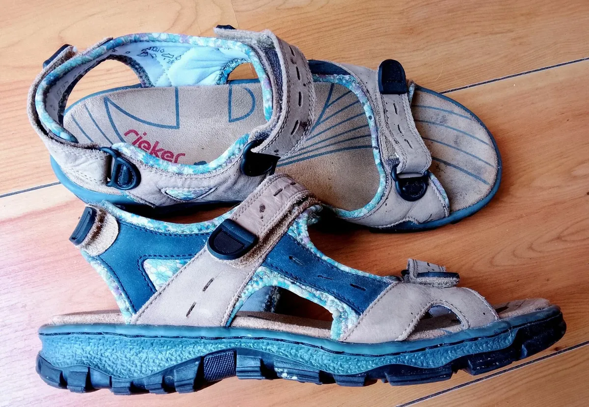 sandals - Image 1