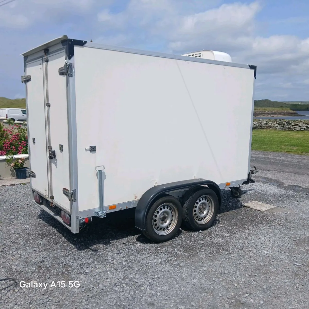 Tandem axel fridge trailer 10 x 5 x 6 - Image 3