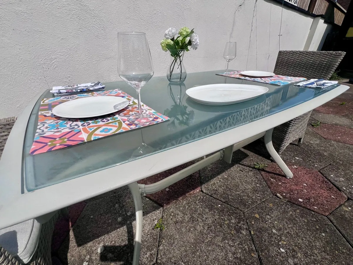 Patio table - Image 3