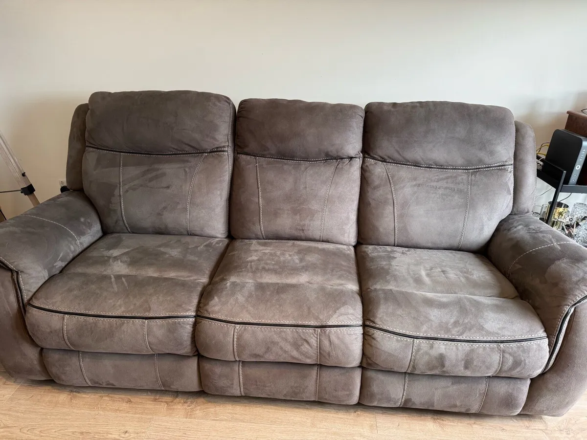 Electric recliner armchair and couch set - Image 1
