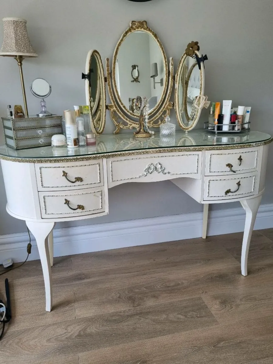 Dressing table and chair - Image 2