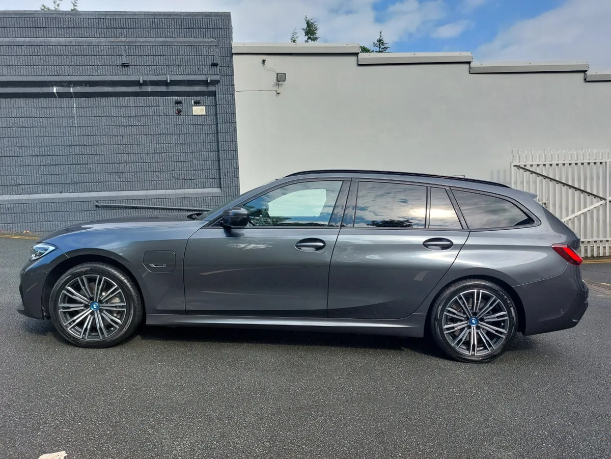 BMW 3-Series 2022 330E M SPORT TOURING PHEV 288BHP - Image 3