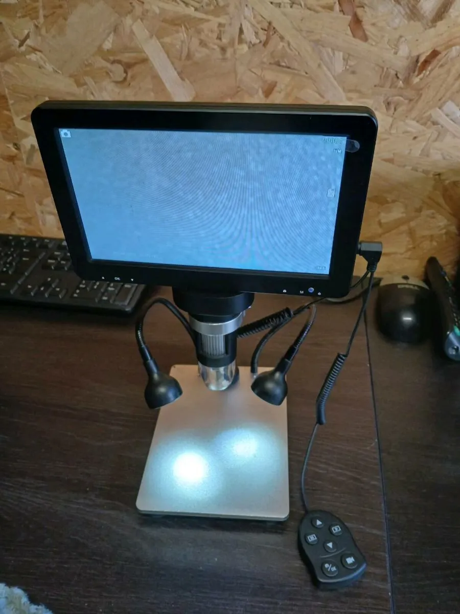 Digital microscope with 7" screen - Image 2