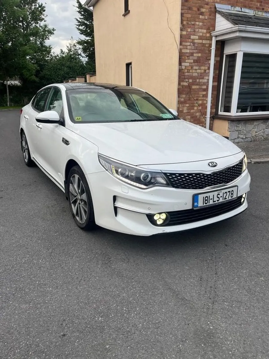 2018 Kia Optima - Image 2
