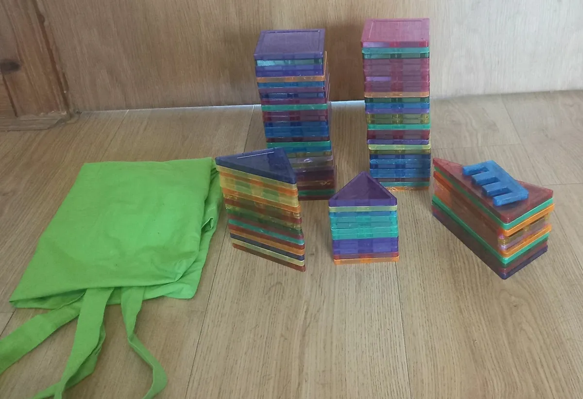 100 Building Magnetic Tiles - Image 1